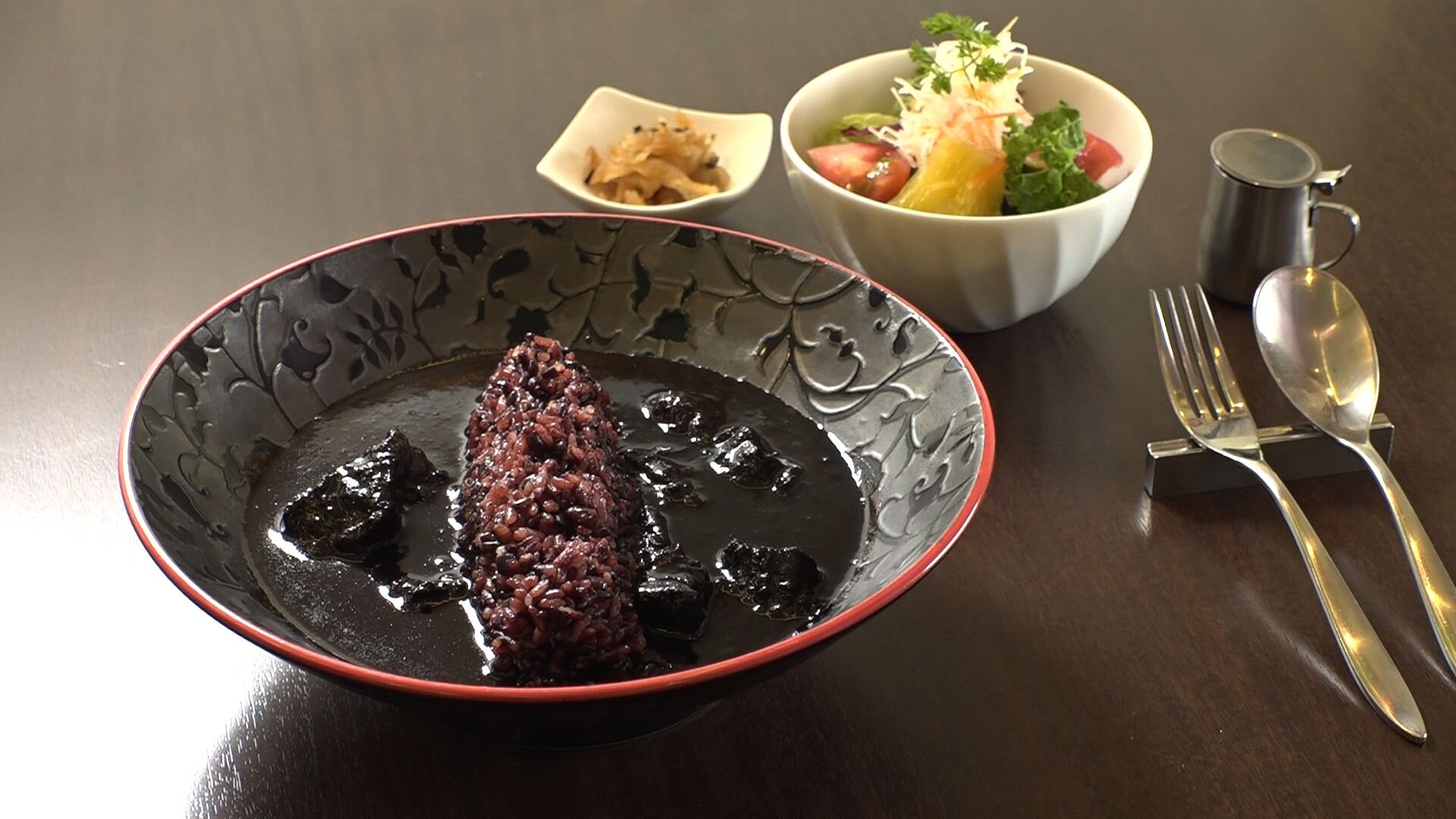 黒カレー１.jpg