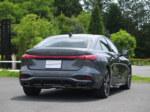 Audi25A5TQ0078.jpg