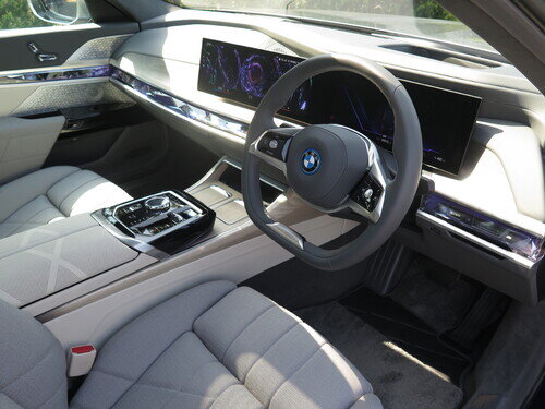 BMWi7EX0020.jpg