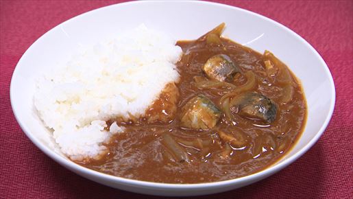 ポリ袋でサバ缶とトマトのカレー