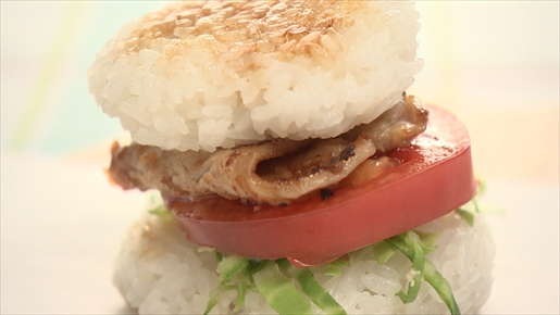 豚肉の醤油こうじ焼きバーガー