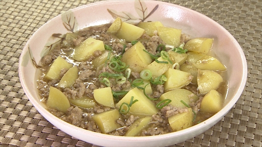 新じゃがいもとひき肉のそぼろあんかけ煮